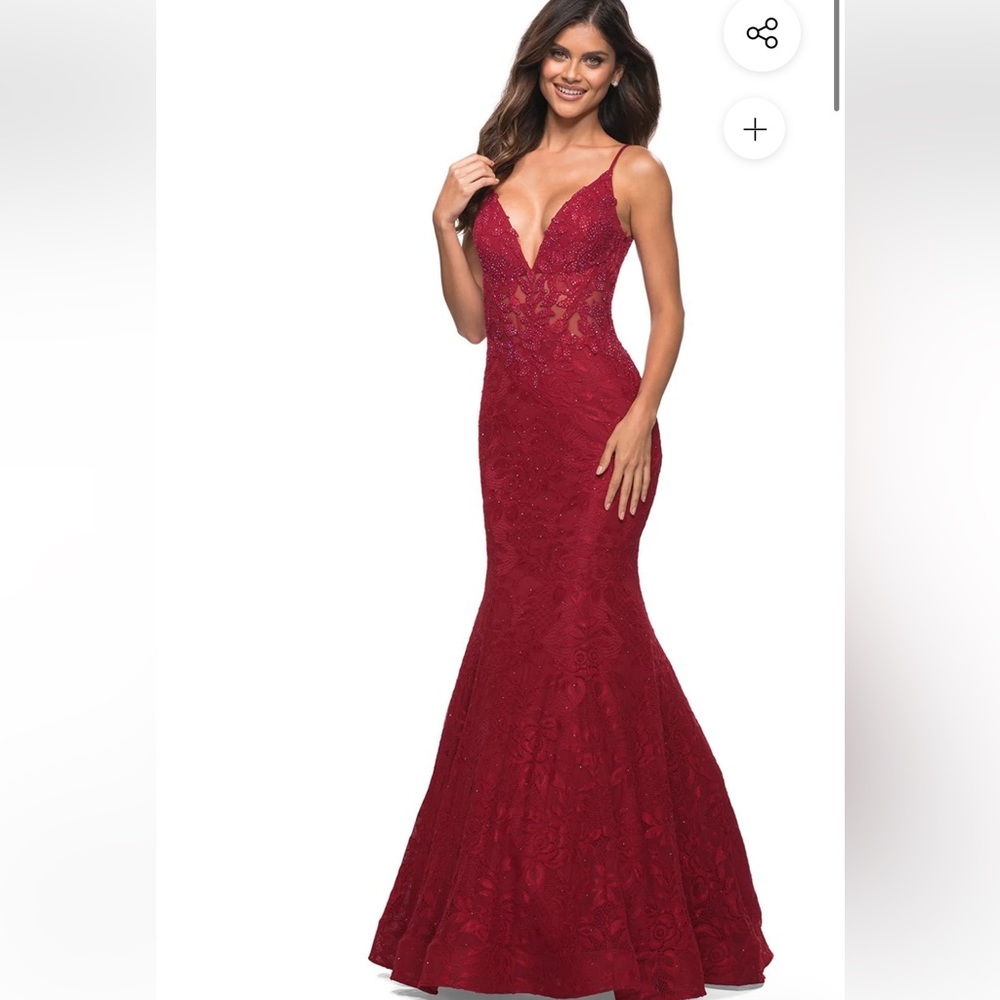 Gorgeous red sleeveless mermaid la femme dress. Worn one time.